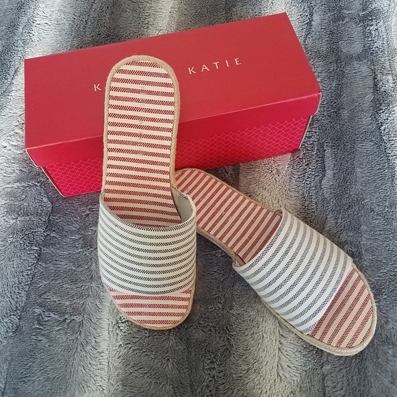 Kelly & Katie Shoes - Espadrille slides NWT